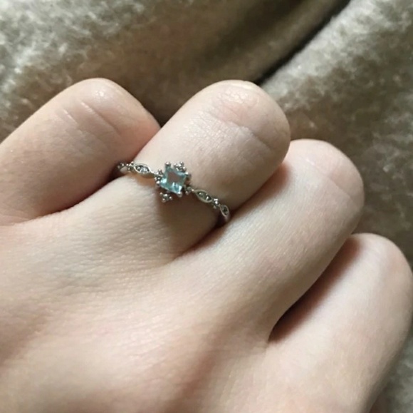 Dainty Silver Ring - Picture 4 of 4